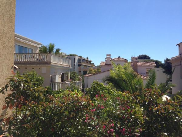 Villa Tricia Cannes : photo 3 de la chambre  chambre double de luxe avec balcon - vue partielle sur mer