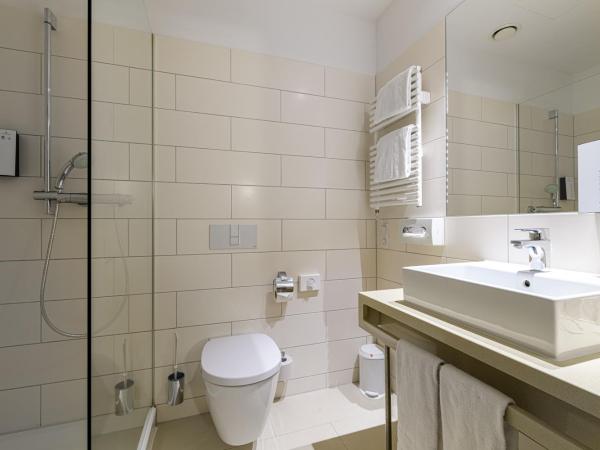 Tulip Inn München Messe : photo 5 de la chambre chambre standard lit queen-size