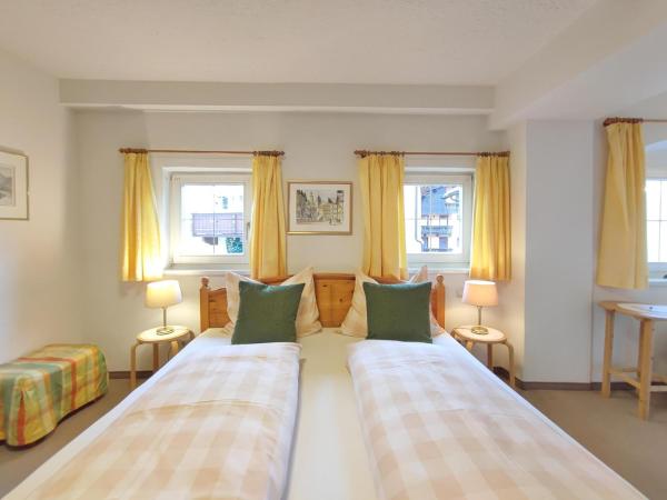 Koller, Pension Haus : photo 1 de la chambre chambre double supérieure avec douche