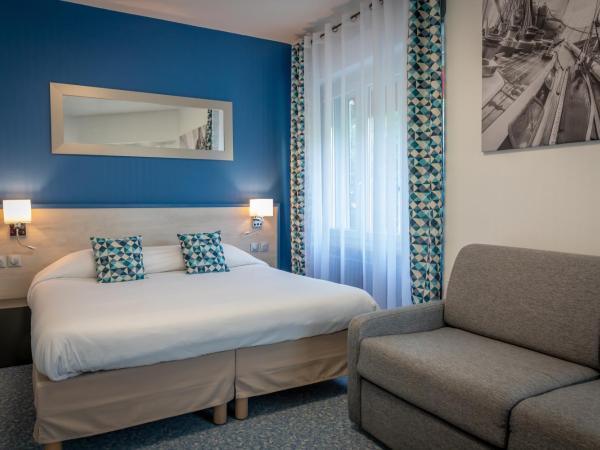 Logis REX HOTEL Lorient : photo 2 de la chambre chambre quadruple confort