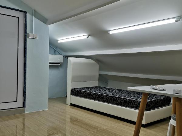 Color Mixed Home Hostel : photo 4 de la chambre chambre lits jumeaux avec salle de bains