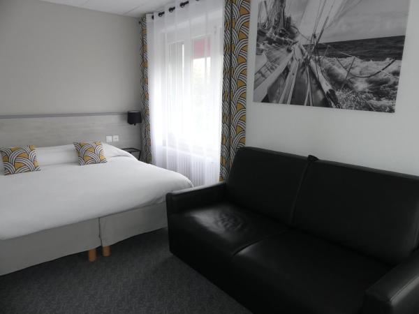 Logis REX HOTEL Lorient : photo 3 de la chambre chambre quadruple confort