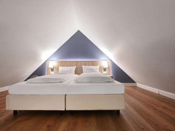 Hotel Schleuse : photo 3 de la chambre chambre familiale avec salle de bains