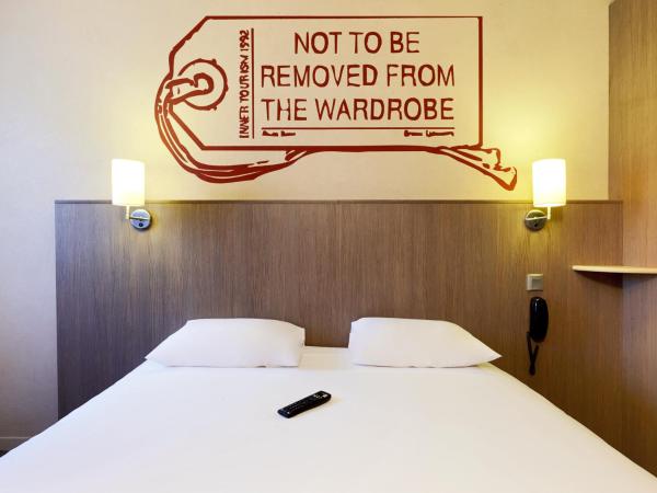 Kyriad Cholet : photo 2 de la chambre chambre double