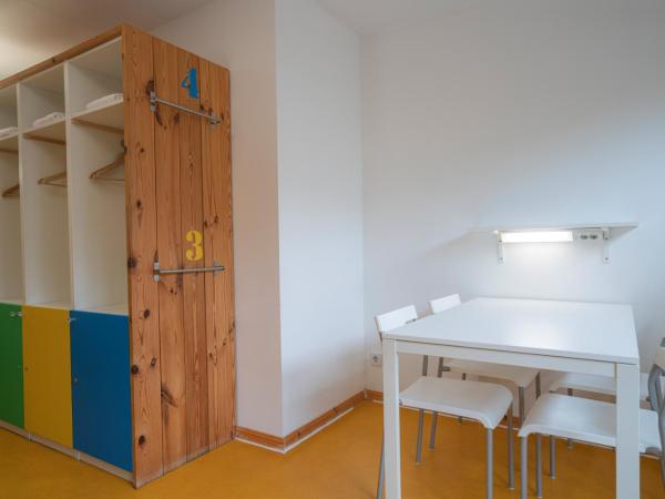 BIG MAMA Berlin : photo 3 de la chambre lit dans dortoir de 4 lits avec salle de bains commune