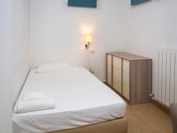 Rucellai Guest House : photo 1 de la chambre chambre simple avec salle de bains commune