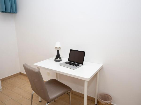 Rucellai Guest House : photo 6 de la chambre chambre double avec salle de bains commune