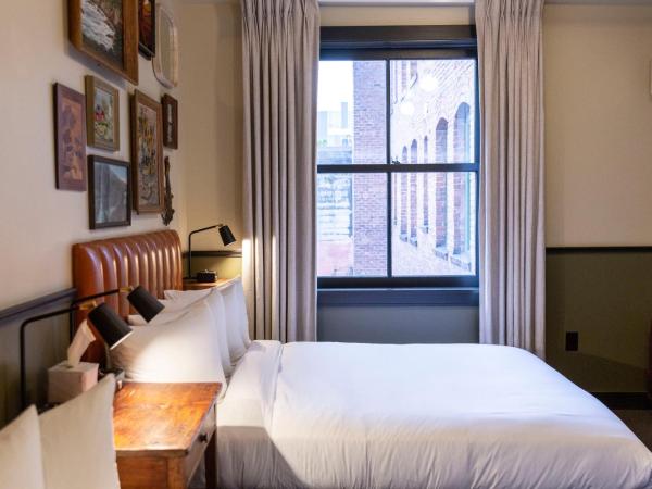 KEX Hotel : photo 4 de la chambre chambre double standard avec salle de bains commune