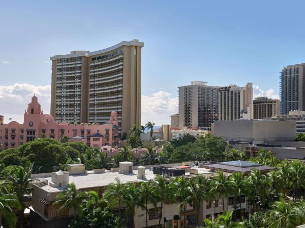 OUTRIGGER Waikiki Beachcomber Hotel : photo 5 de la chambre chambre 2 lits doubles - vue sur waikiki