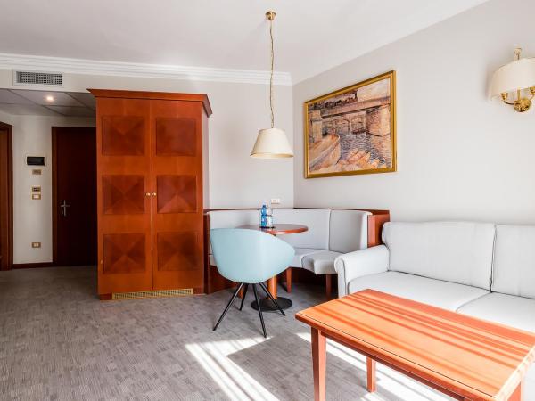 Mediterranee Family & Spa Hotel : photo 2 de la chambre suite premium (2 adultes + 3 enfants)