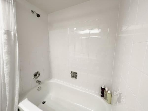 Coast Capri Hotel : photo 2 de la chambre chambre confort côte avec 1 lit queen-size