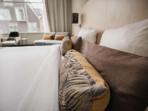 Flonk Hotel Groningen Centre, BW Signature Collection : photo 2 de la chambre chambre lit king-size supérieure