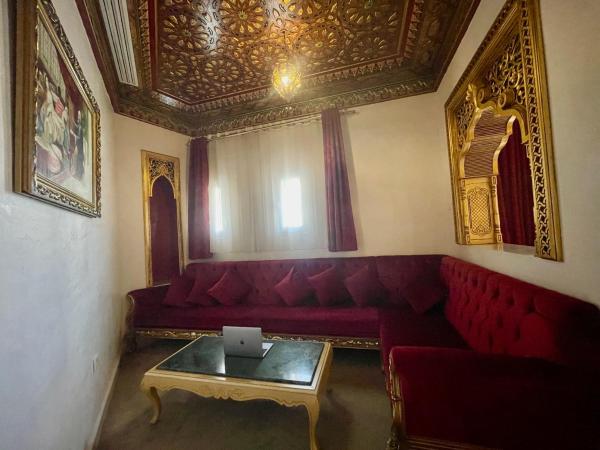 Royal Victoria - Ex British Embassy : photo 6 de la chambre suite - vue sur ville