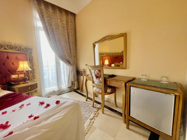 Royal Victoria - Ex British Embassy : photo 5 de la chambre chambre lits jumeaux