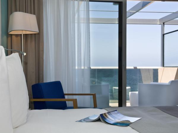 Radisson Blu Resort & Spa, Ajaccio Bay : photo 1 de la chambre chambre premium avec balcon - vue sur mer