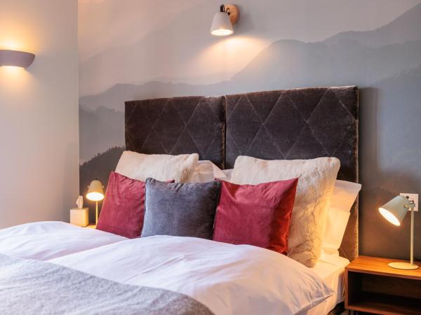 No 8 Bed & Bar : photo 5 de la chambre chambre double avec balcon