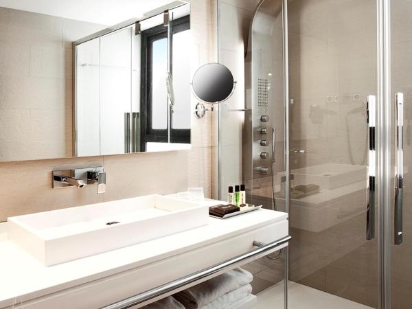 Aparthotel Mariano Cubi Barcelona : photo 4 de la chambre suite junior avec terrasse et jacuzzi