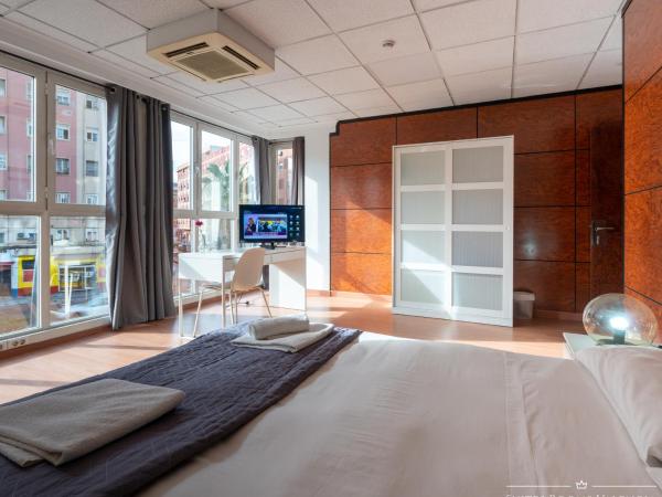 Suites Rooms Valencia : photo 5 de la chambre chambre double standard avec salle de bains commune