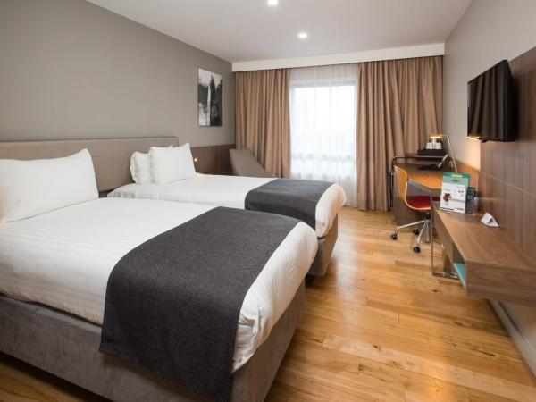 Holiday Inn London West, an IHG Hotel : photo 8 de la chambre chambre lits jumeaux