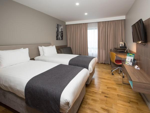 Holiday Inn London West, an IHG Hotel : photo 10 de la chambre chambre lits jumeaux