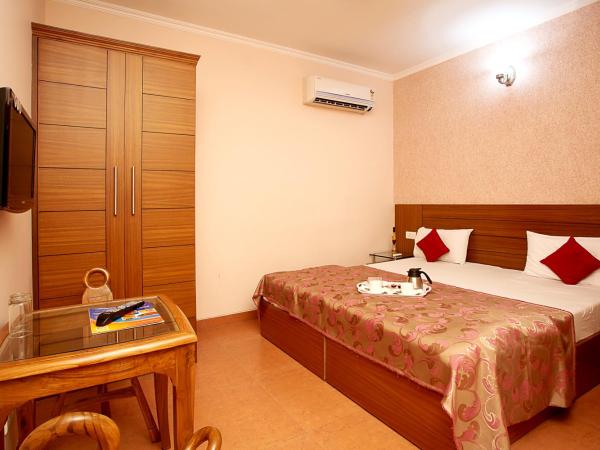 Indira International Inn : photo 3 de la chambre chambre double deluxe