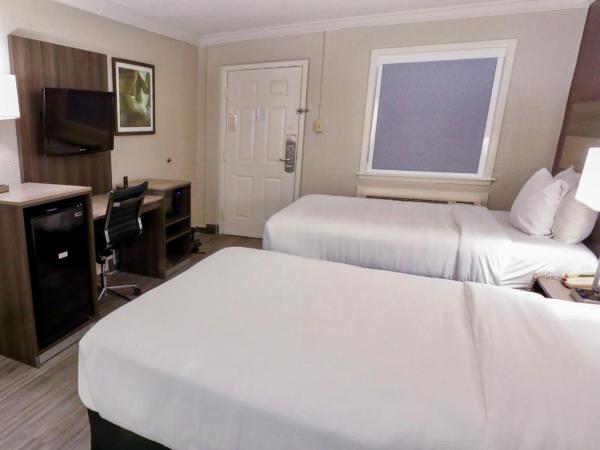La Quinta Inn by Wyndham San Antonio Lackland : photo 2 de la chambre chambre avec 2 lits doubles