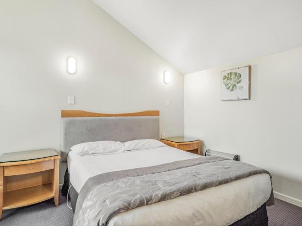 Capital Lodge Motor Inn : photo 6 de la chambre studio avec baignoire spa