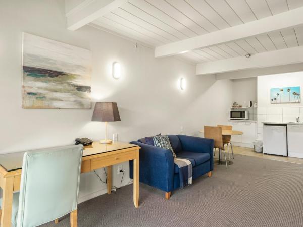 Capital Lodge Motor Inn : photo 3 de la chambre studio avec baignoire spa