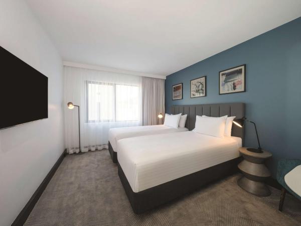 Travelodge Hotel Hobart : photo 3 de la chambre chambre lits jumeaux - vue sur ville