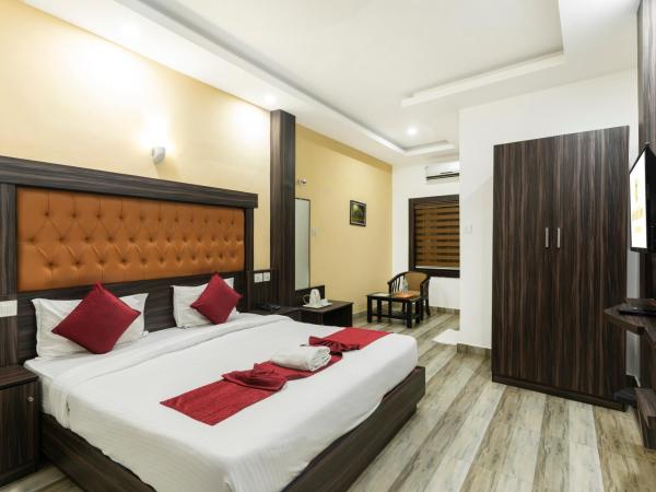 Hotel Kochi Crown : photo 1 de la chambre chambre de luxe ac