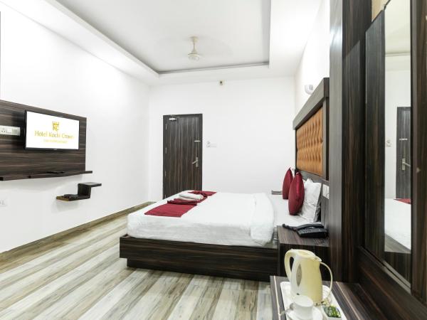 Hotel Kochi Crown : photo 4 de la chambre chambre de luxe sans climatisation