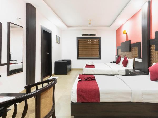 Hotel Kochi Crown : photo 7 de la chambre deluxe triple room non ac