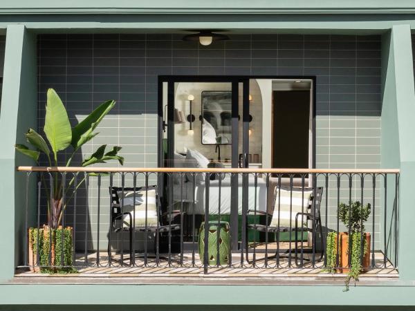 Palihotel Hollywood : photo 3 de la chambre chambre lit king-size avec balcon