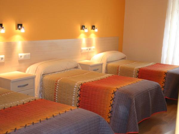 Hostal Hispanico I : photo 2 de la chambre chambre quadruple