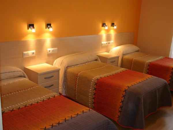 Hostal Hispanico I : photo 4 de la chambre chambre quadruple