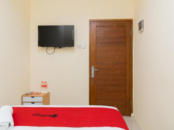 RedDoorz @ Kemanggisan Raya : photo 5 de la chambre chambre double standard