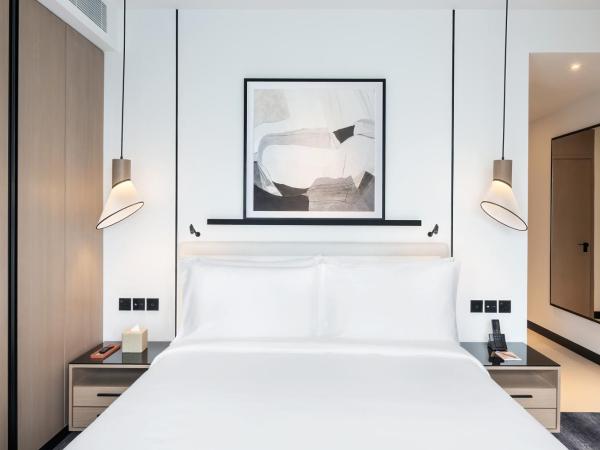 Vida Dubai Marina & Yacht Club : photo 1 de la chambre chambre lit king-size deluxe avec balcon privé - vue sur port de plaisance