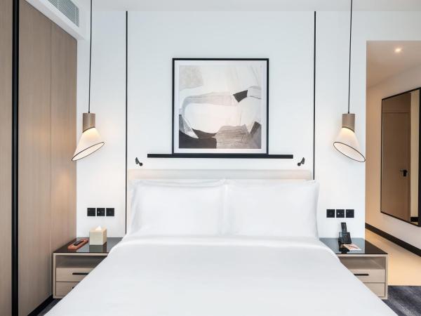 Vida Dubai Marina & Yacht Club : photo 1 de la chambre suite deluxe avec balcon privé - vue sur ville