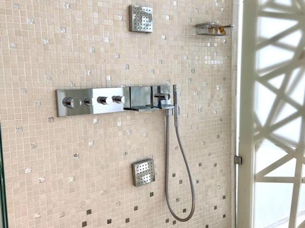 La Tour Blanche : photo 3 de la chambre chambre familiale - vue sur jardin