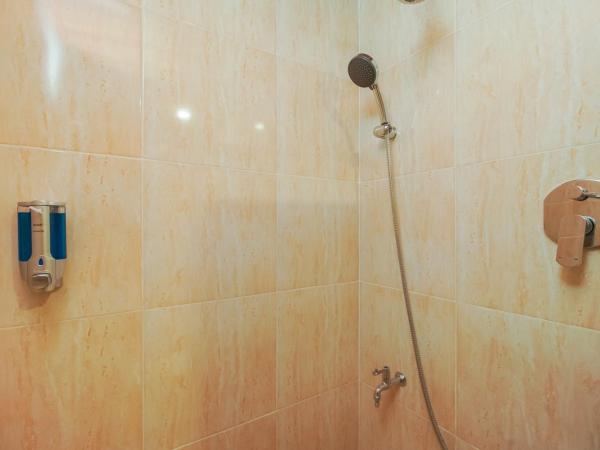 Urbanview Hotel Cantee Halim Perdanakusuma by RedDoorz : photo 8 de la chambre chambre double supérieure