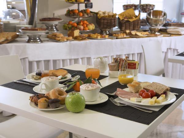 CDH Hotel Bologna : photo 8 de la chambre chambre lits jumeaux