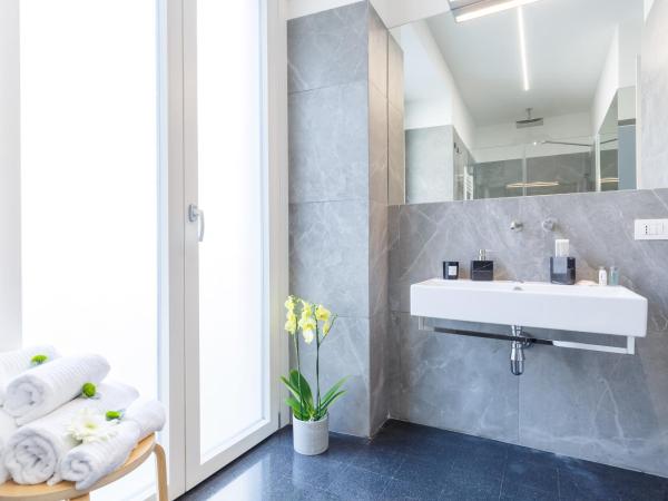 Dimora Doria d'Angri : photo 7 de la chambre suite lit king-size avec balcon