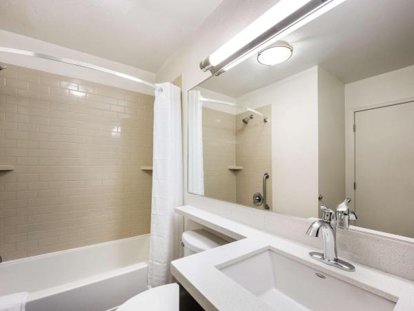 Sonesta Simply Suites Dallas Galleria : photo 7 de la chambre suite lit queen-size 1 chambre