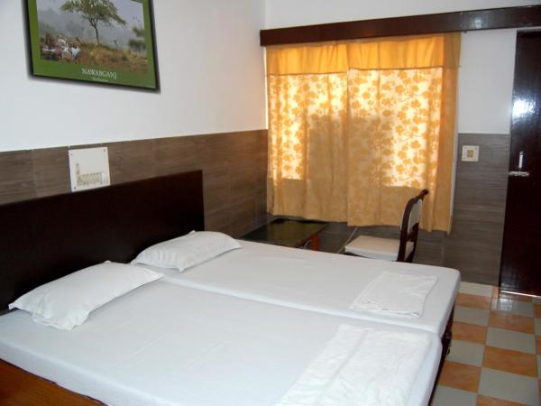 Hotel Sidhartha Walking Distance From TajMahal : photo 5 de la chambre chambre double ou lits jumeaux standard avec ventilateur