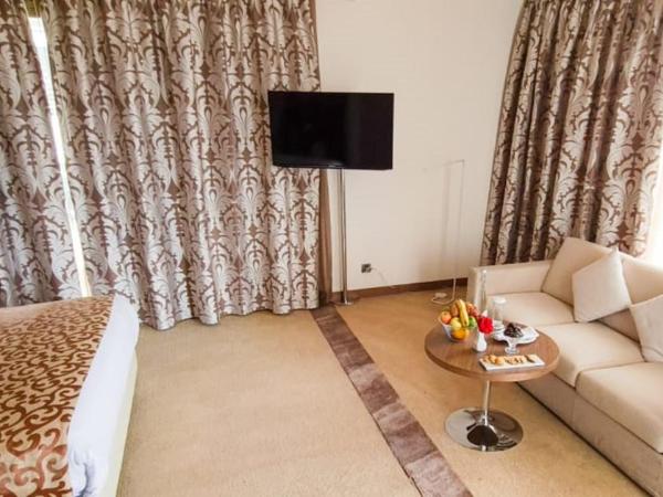 Kenzi Sidi Maarouf : photo 2 de la chambre junior suite king size bed city view