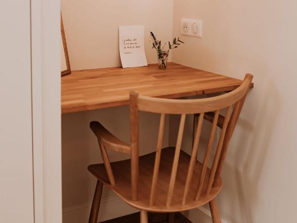 Chez Brens - Maison d'hôtes à La Hume : photo 4 de la chambre chambre double deluxe avec balcon