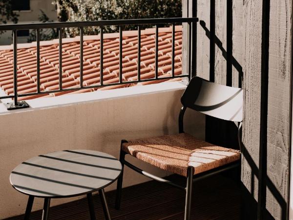 Chez Brens - Maison d'hôtes à La Hume : photo 6 de la chambre chambre double deluxe avec balcon