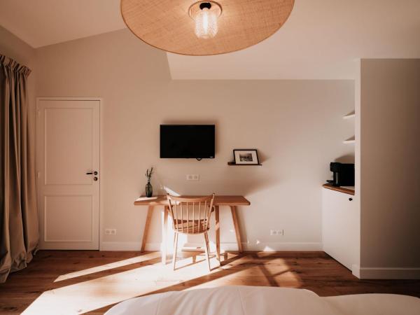 Chez Brens - Maison d'hôtes à La Hume : photo 6 de la chambre grande chambre double