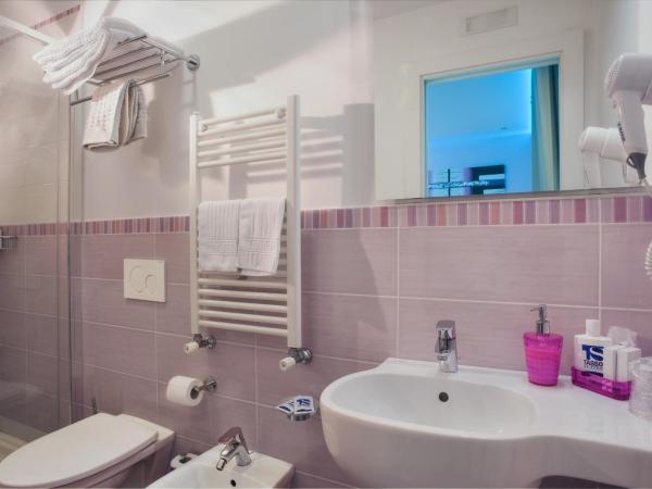 Hotel Tasso Suites & Spa : photo 1 de la chambre chambre double supérieure