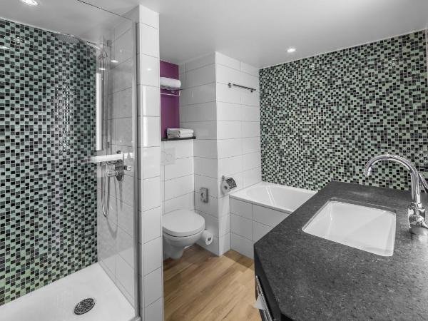 Holiday Inn Munich City Centre, an IHG Hotel : photo 4 de la chambre chambre lit king-size premium avec canapé-lit